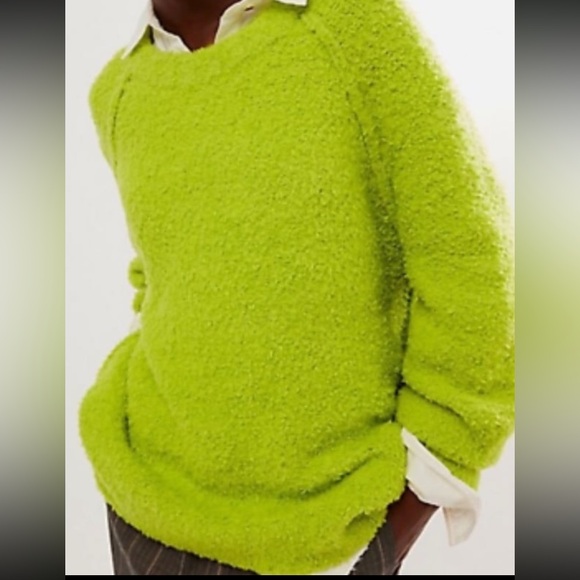 FREE PEOPLE GREEN WOOL BLEND TEDDY FUZZY SOFT OVERSIZED TUNIC SWEATER. Size LG - Picture 2 of 7